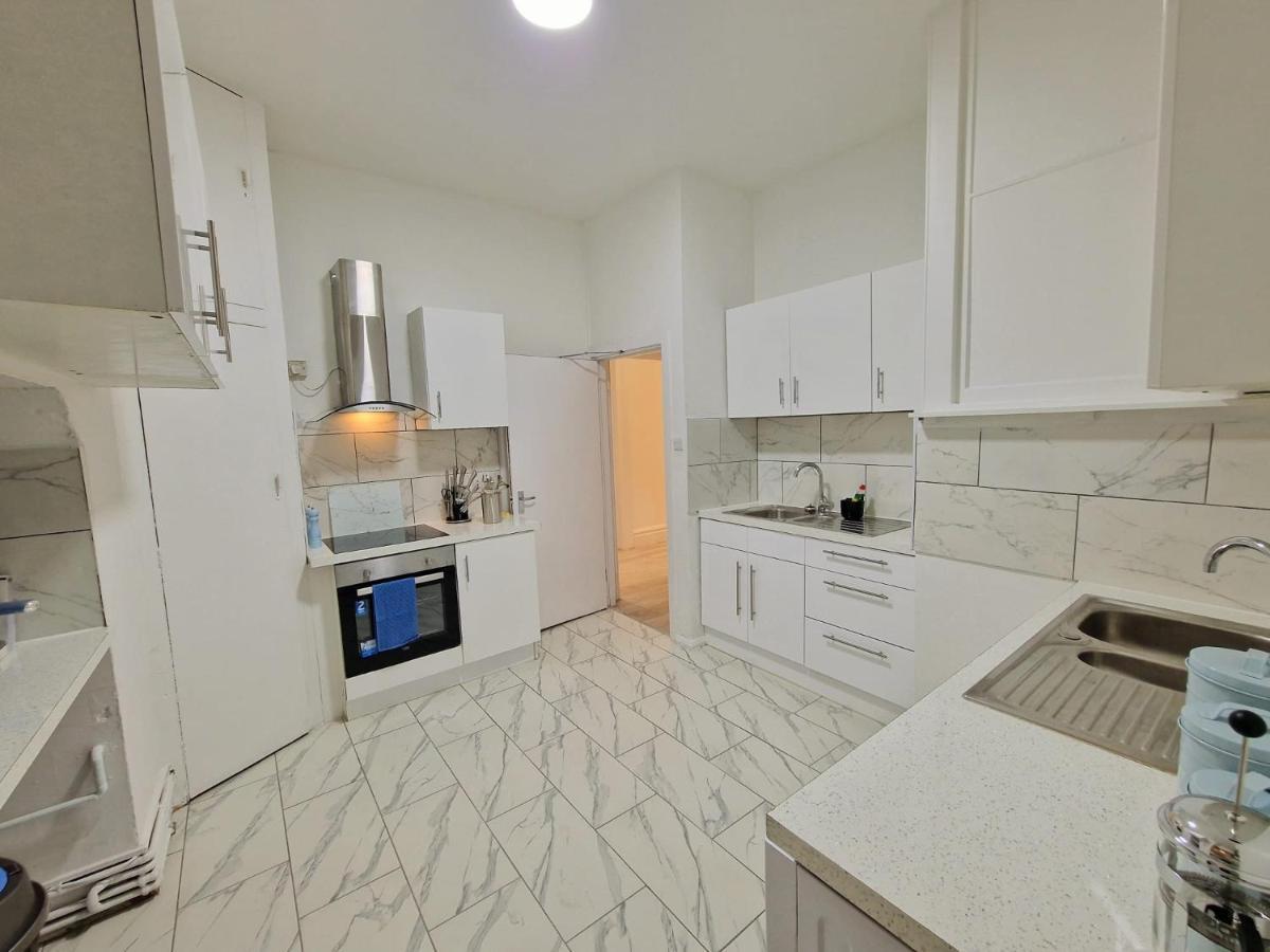 Spacious 4 Bedrooms Apartment For 10 Near Marble Arch Londra Dış mekan fotoğraf