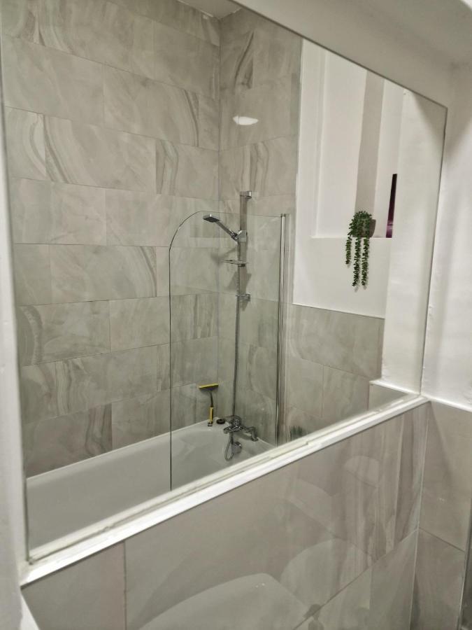 Spacious 4 Bedrooms Apartment For 10 Near Marble Arch Londra Dış mekan fotoğraf