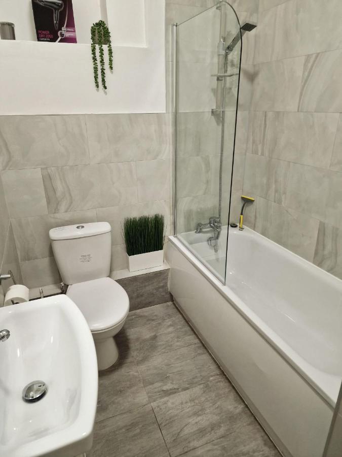 Spacious 4 Bedrooms Apartment For 10 Near Marble Arch Londra Dış mekan fotoğraf