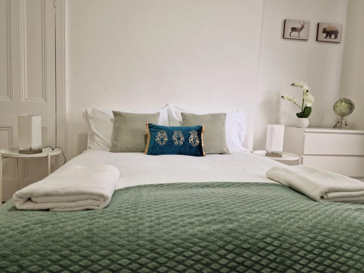 Spacious 4 Bedrooms Apartment For 10 Near Marble Arch Londra Dış mekan fotoğraf