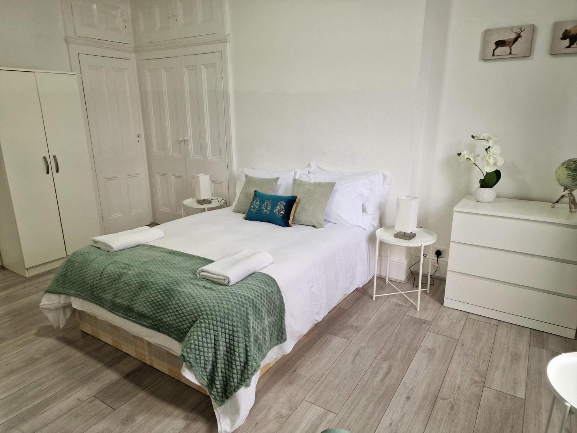 Spacious 4 Bedrooms Apartment For 10 Near Marble Arch Londra Dış mekan fotoğraf